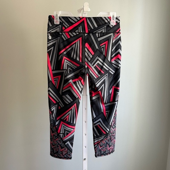 Fabletics Black Pink 3/4 Length Athletic Leggings - Picture 3 of 3